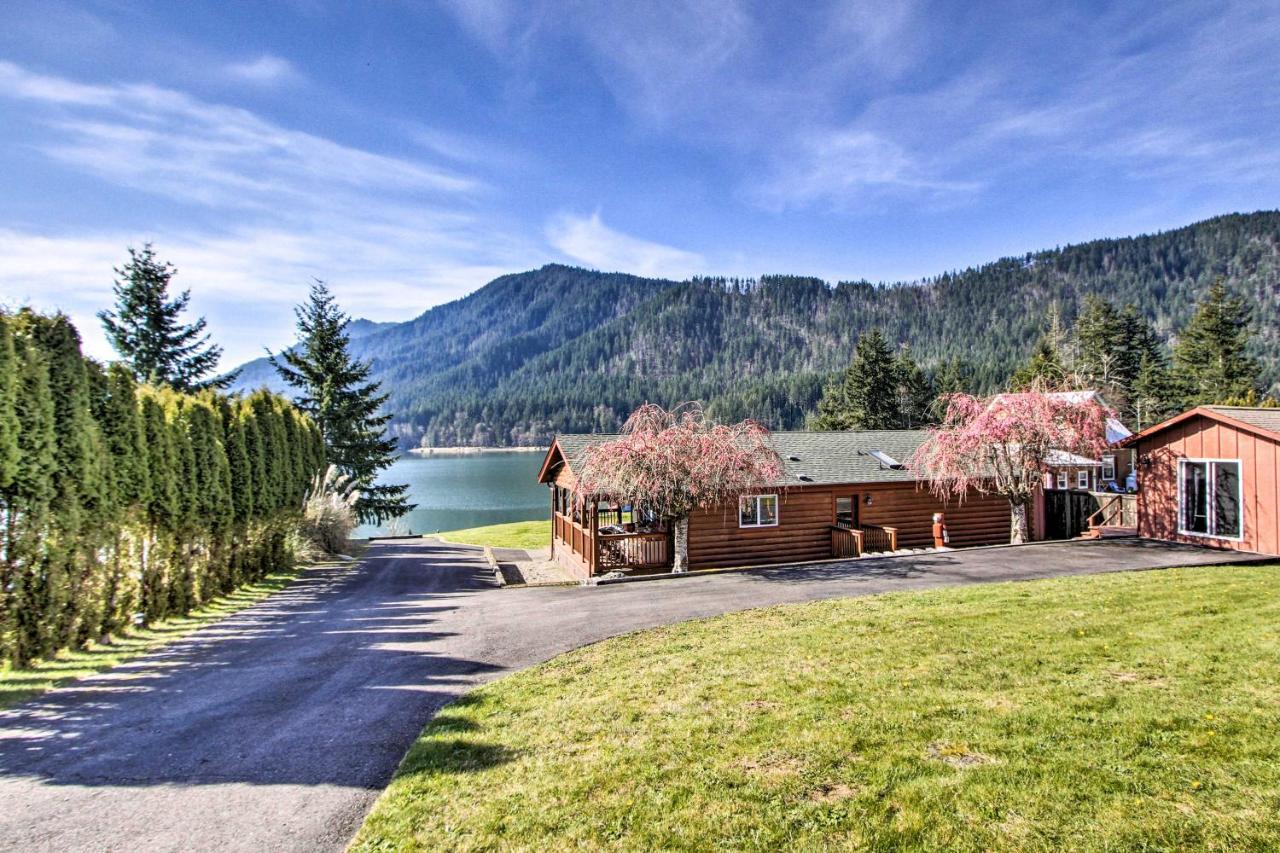 Lakefront Cabin With Stunning Mountain Views And Dock! Mineral 外观 照片