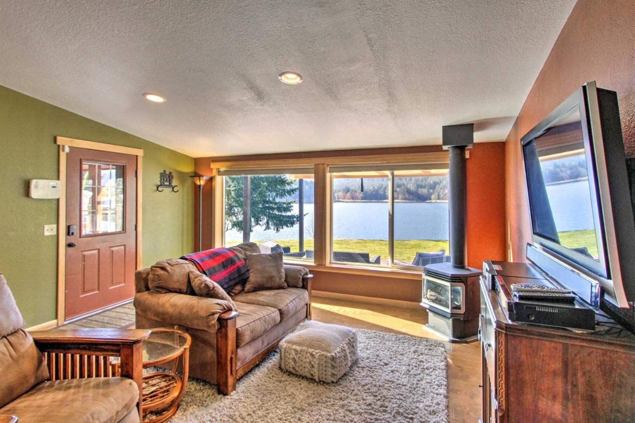 Lakefront Cabin With Stunning Mountain Views And Dock! Mineral 外观 照片