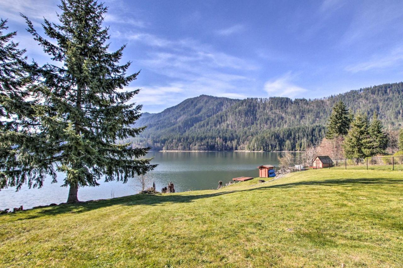 Lakefront Cabin With Stunning Mountain Views And Dock! Mineral 外观 照片