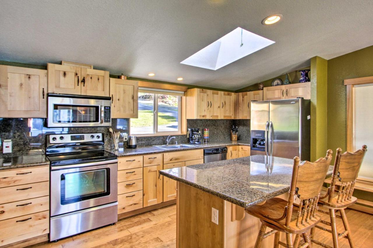 Lakefront Cabin With Stunning Mountain Views And Dock! Mineral 外观 照片